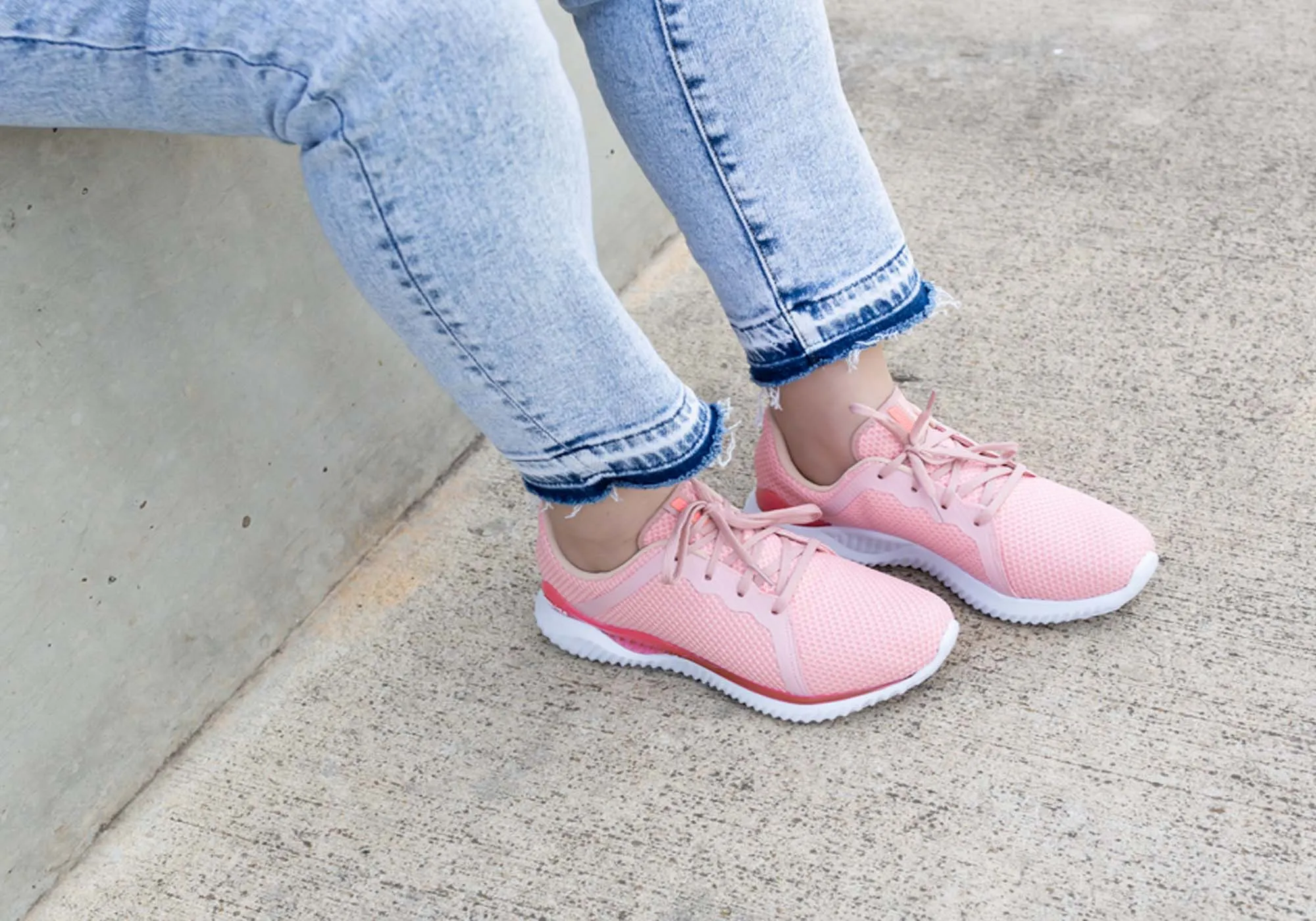 Actvitta Amora Chaussures Actives Femmes Confortables Légères avec Lacets et Coussinet