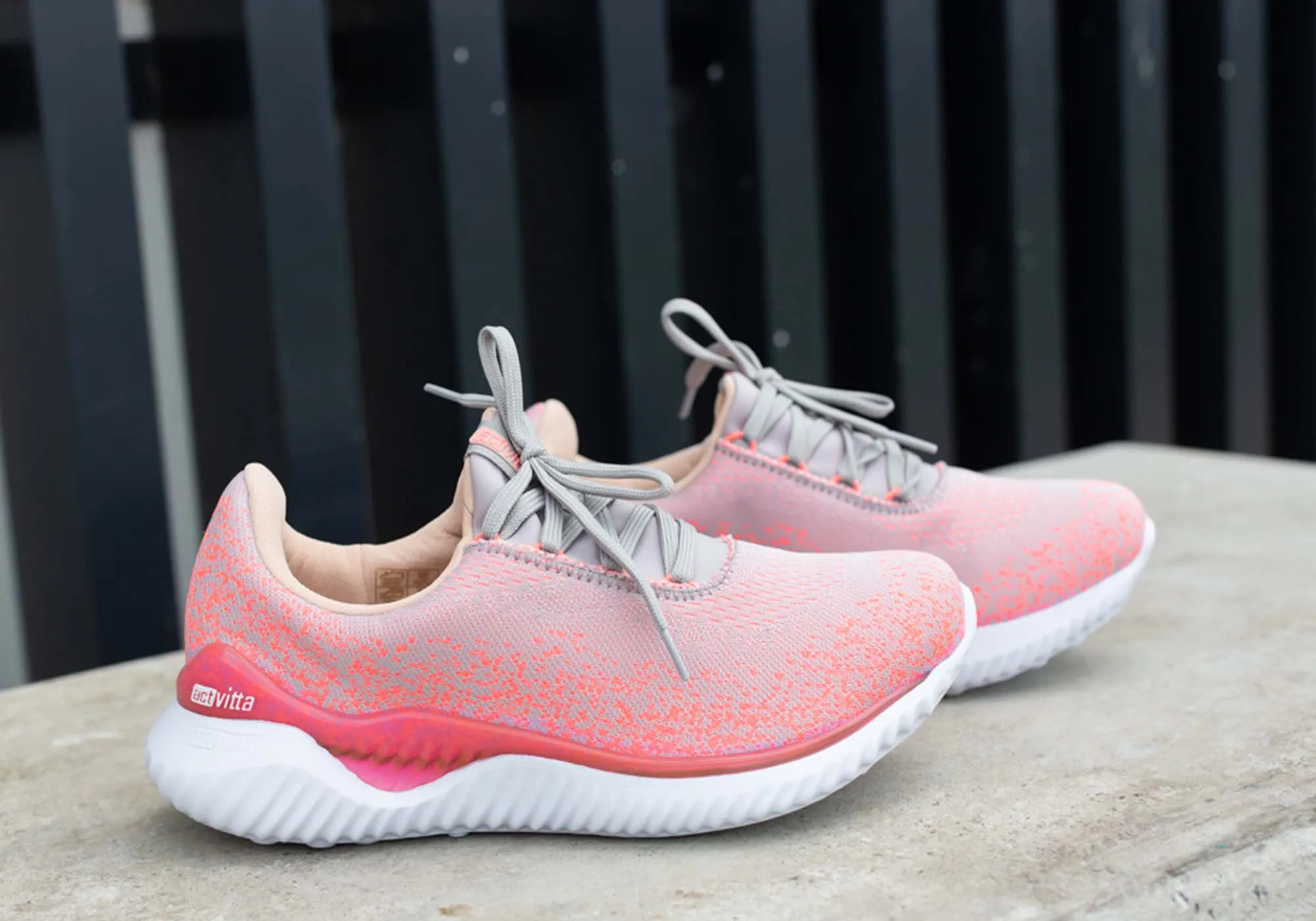 Actvitta Anari Chaussures Actives Femmes Confortables Légères et Matelassées Actvitta