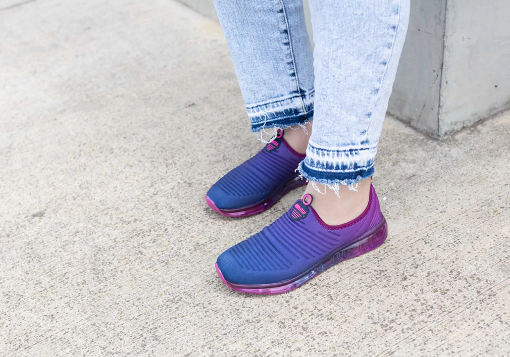 Actvitta Anya Chaussures Actives Confortables pour Femmes avec Coussinet Fabriquées au Brésil Chaussures Actvitta