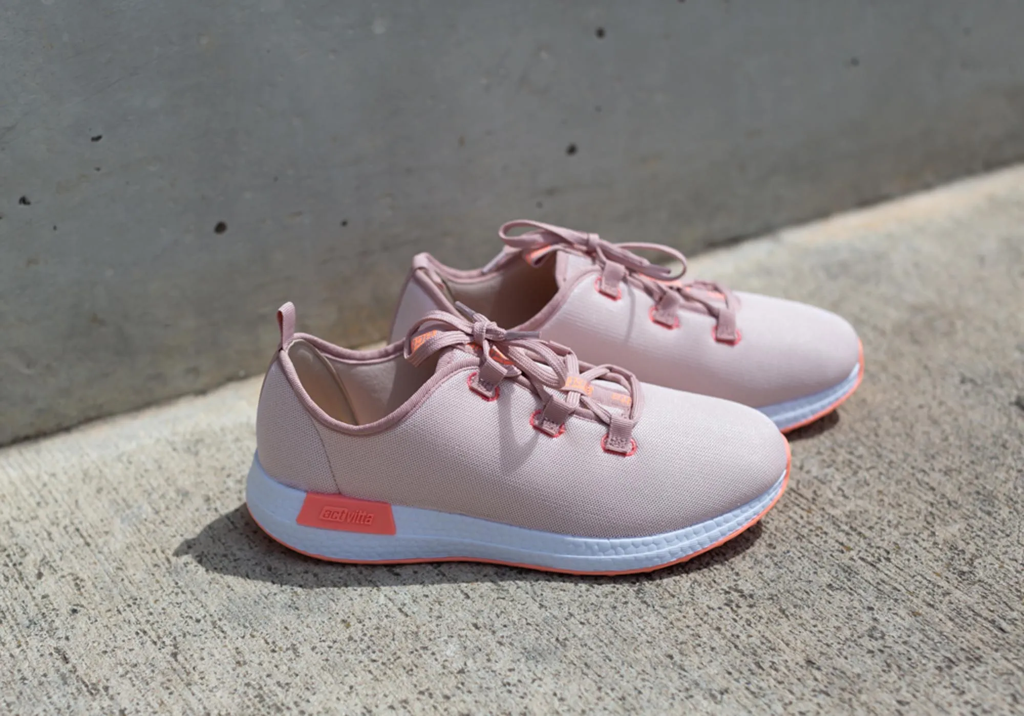 Actvitta Tika Chaussures Actives Femmes Confortables Légères avec Lacets et Coussinets