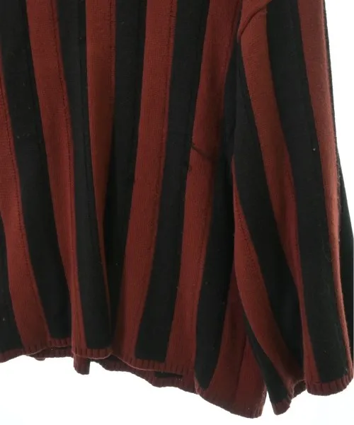 Pulls ALMOSTBLACK