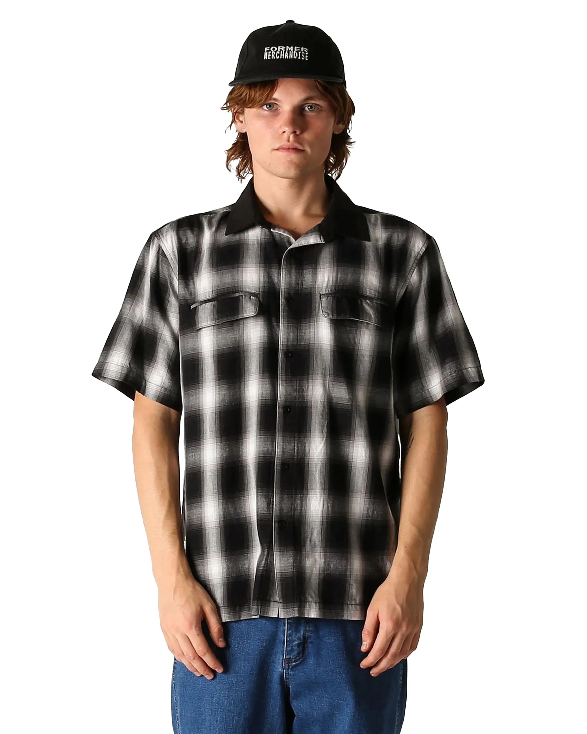 Chemise à carreaux à manches courtes avec boutons
