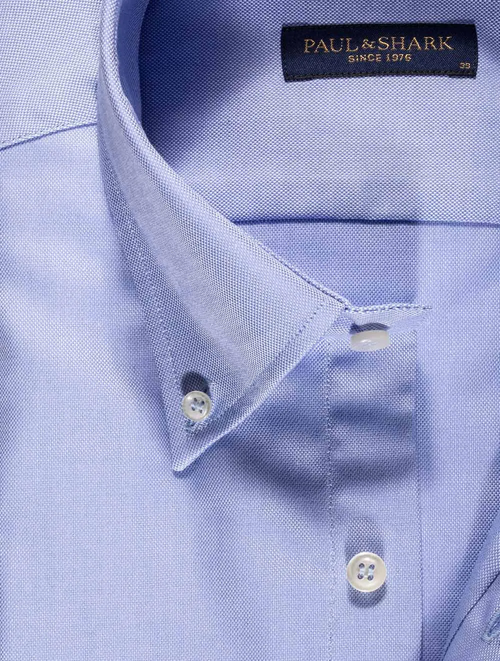 Chemise à carreaux bleue boutonnée