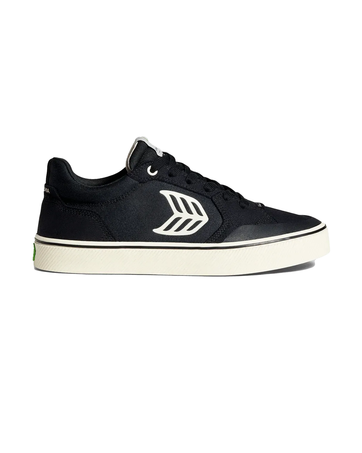 Chaussures Cariuma Les chaussures de skate Vallely en noir et ivoire