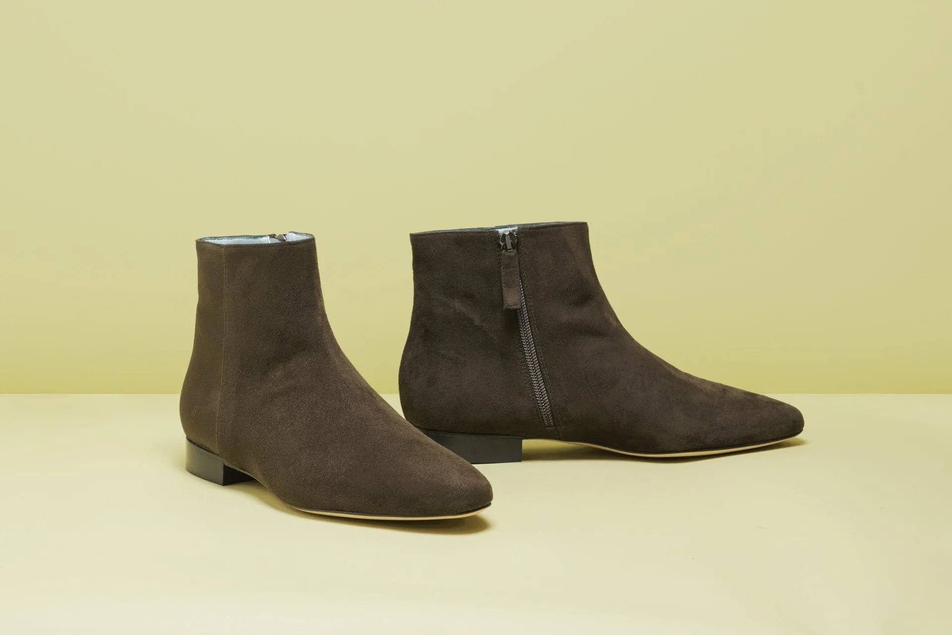 Bottes plates vegan en suède Chiara à la cheville | Kaki