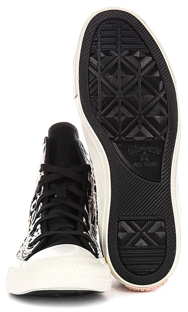 Converse A07536C Chaussures pour Femme à Motifs Floraux Crochetés en Noir