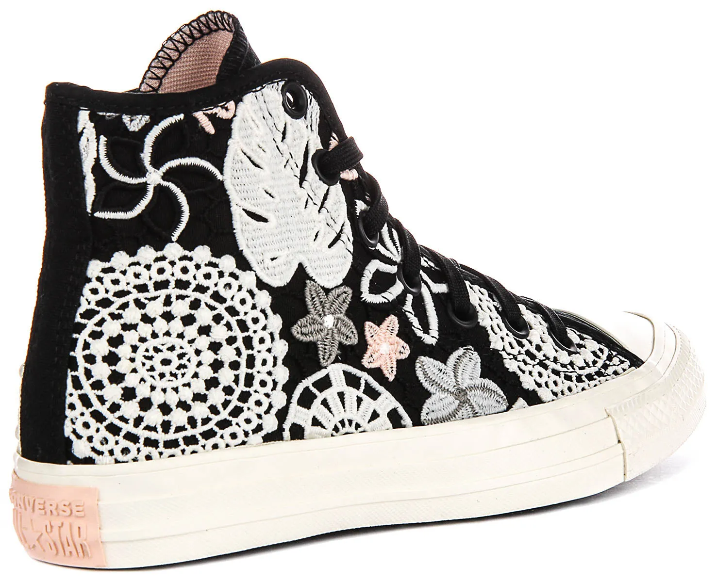 Converse A07536C Chaussures pour Femme à Motifs Floraux Crochetés en Noir