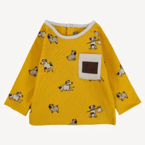 T-shirt manches longues avec des chiots mignons