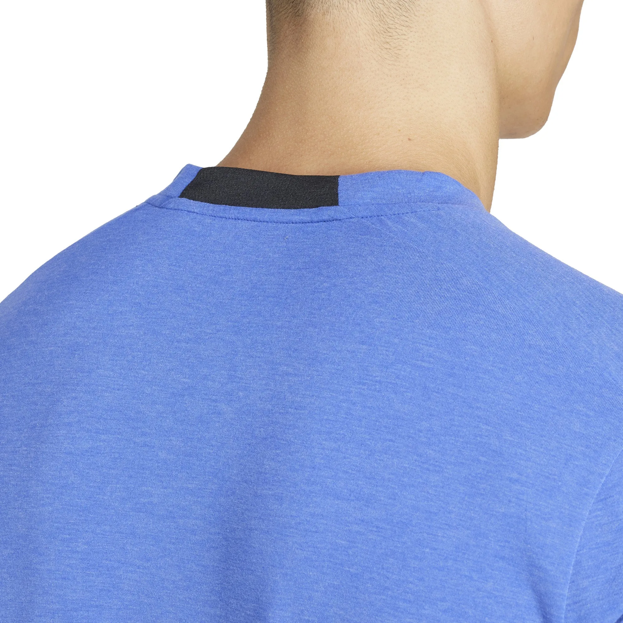 T-shirt d'entraînement conçu pour le sport