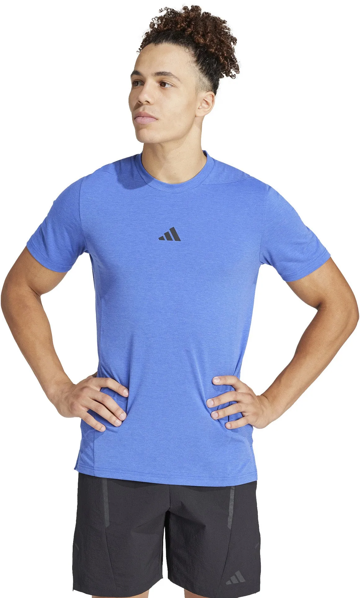 T-shirt d'entraînement conçu pour le sport