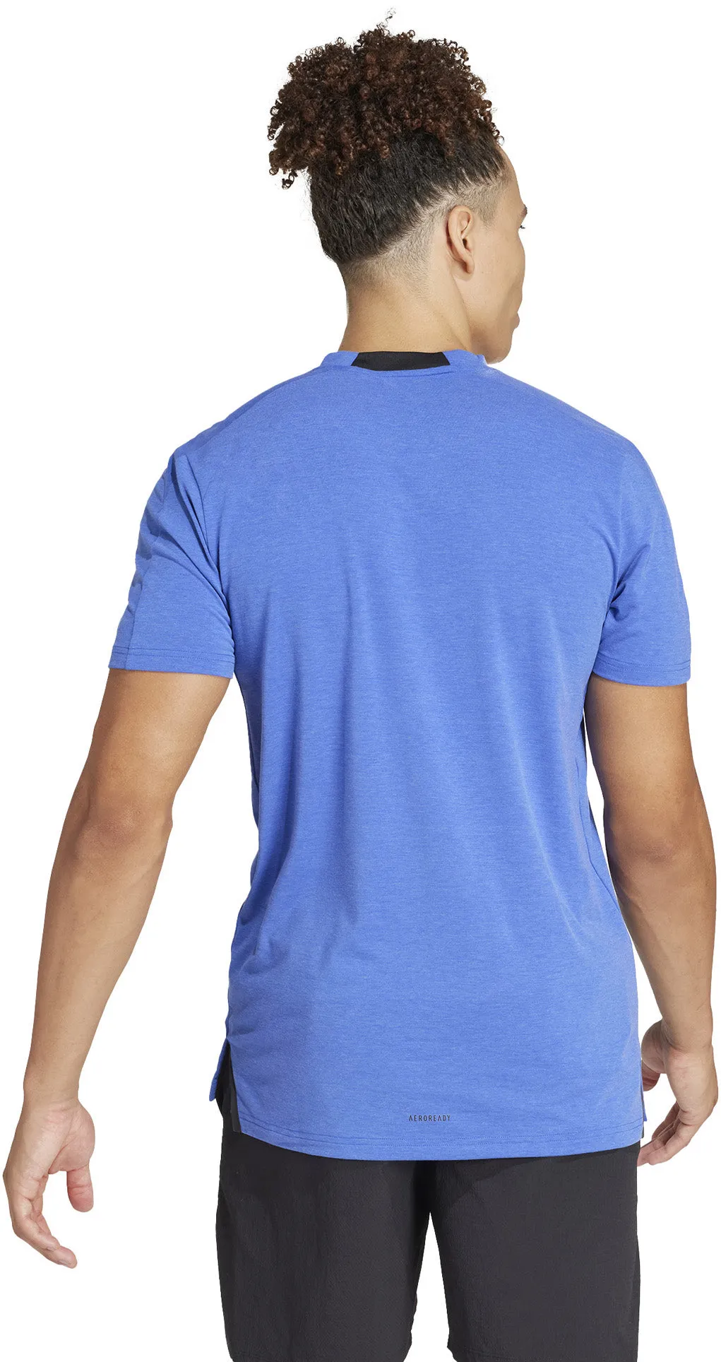 T-shirt d'entraînement conçu pour le sport