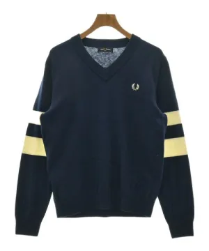 Pulls FRED PERRY