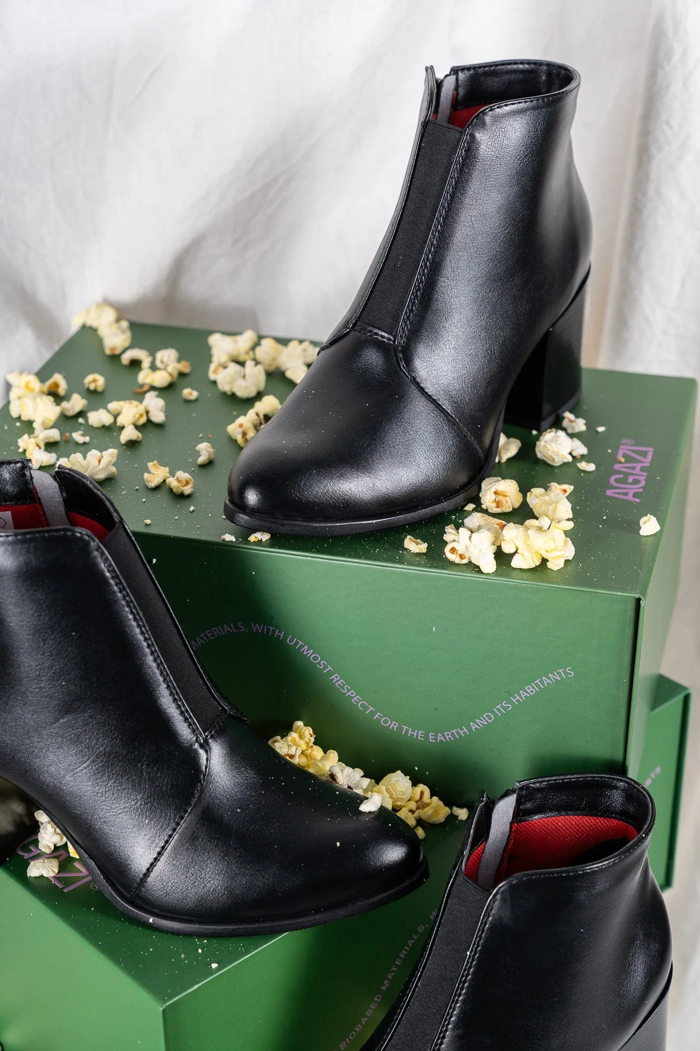 Bottes à cheville à talons en simili-cuir vegan Hana | Noir