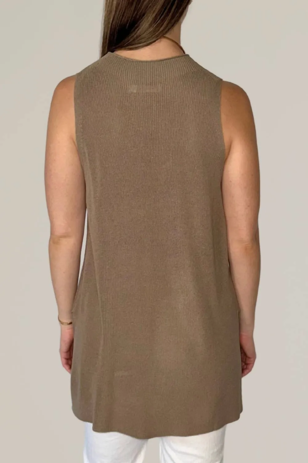 Gilet tricoté avec fentes en taupe