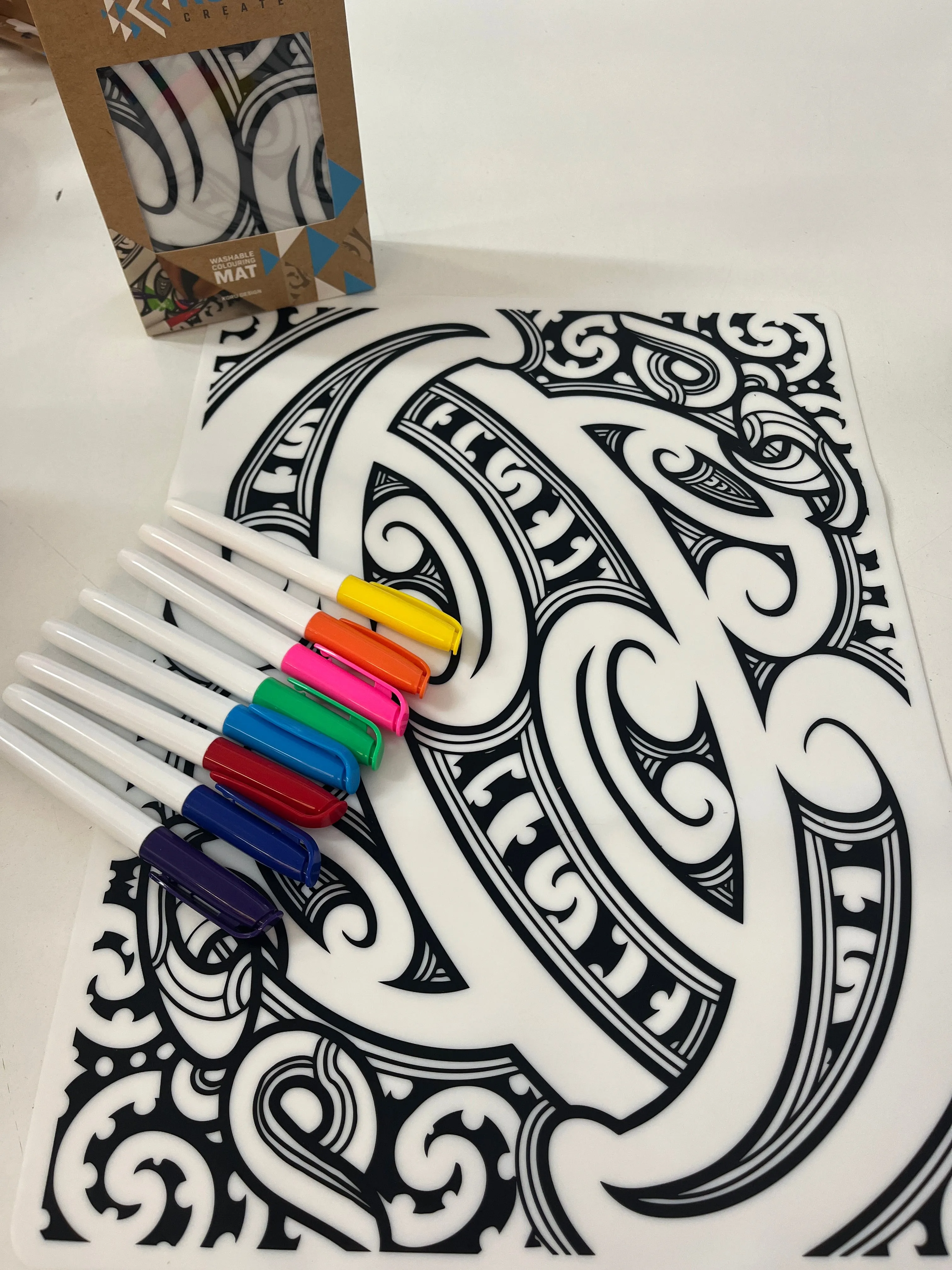 Tapis de coloriage lavable Koru