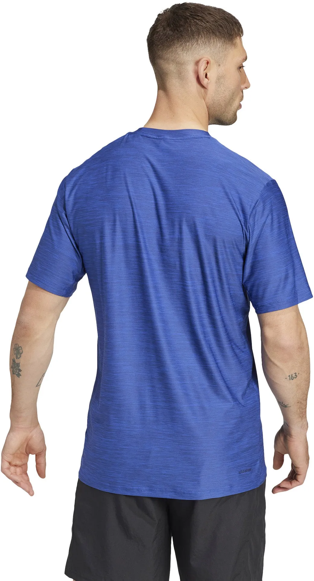 T-shirt d'entraînement extensible Essentials pour hommes