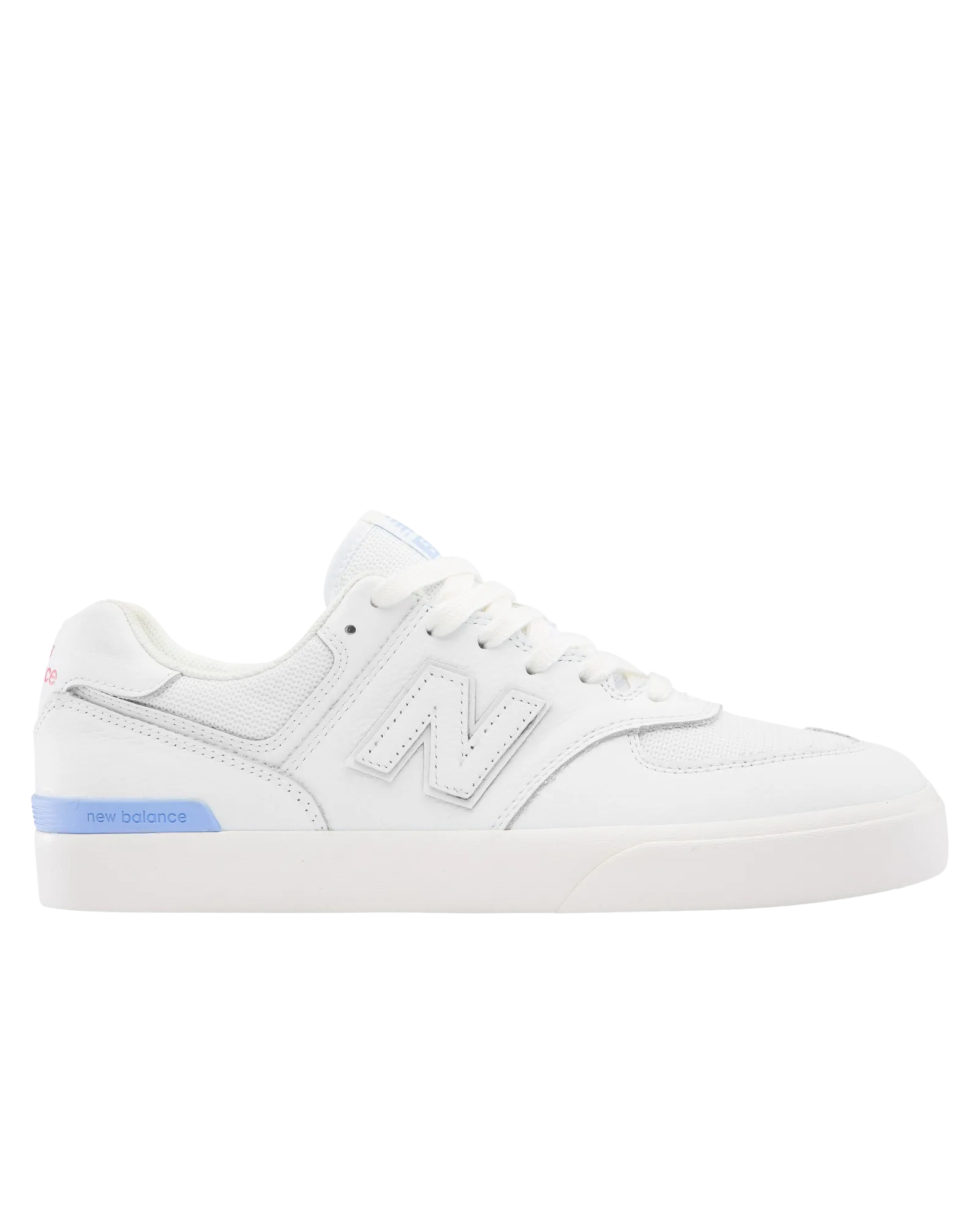 Chaussures vulcanisées Numeric 574 en blanc et bleu bébé