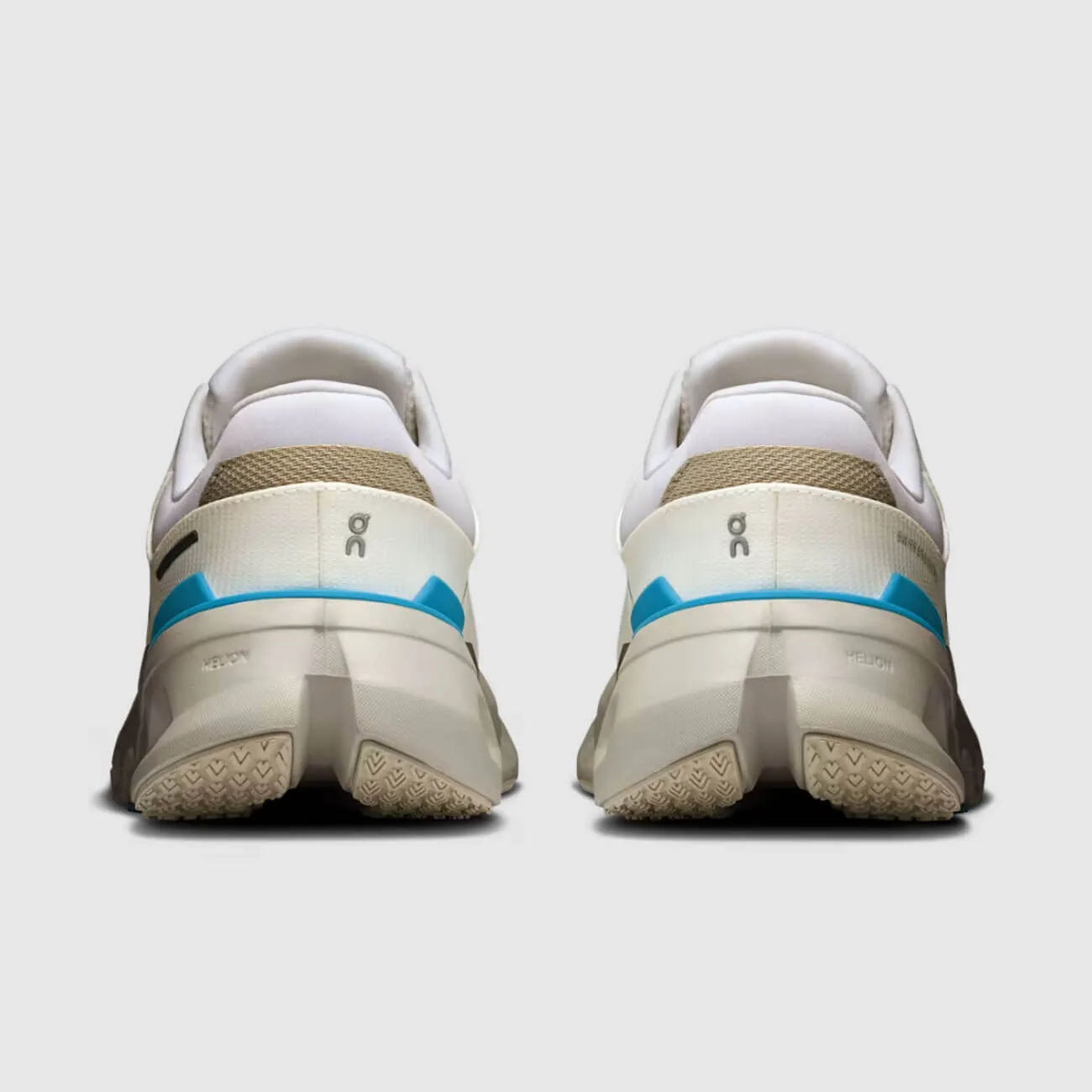 Chaussures On Women's Cloudrunner 2 - Blanc / Horizon Chaussures On Cloud