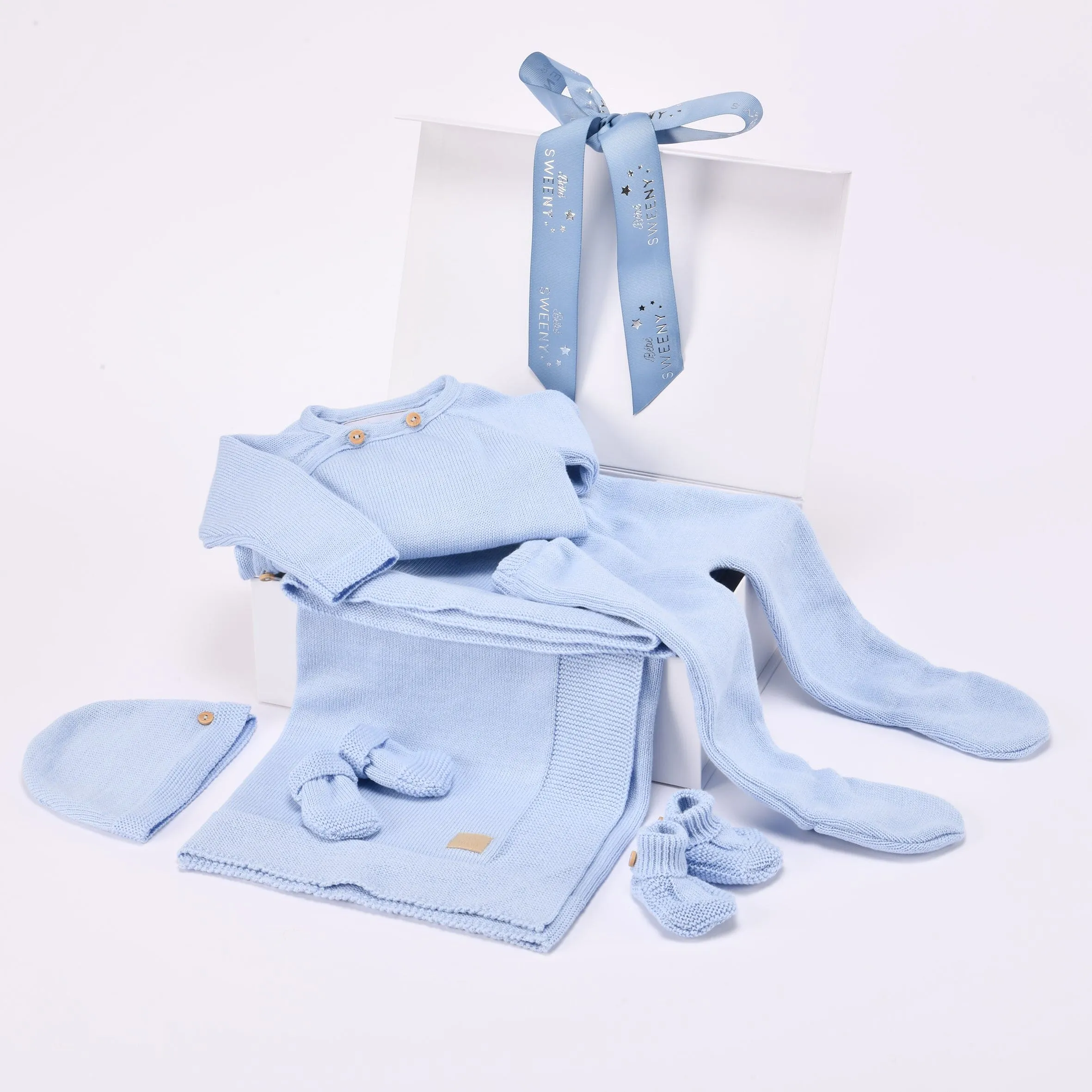 Boîte Cadeau Petit Sweeny | Ensemble en Coton Biologique Tricoté Bleu pour Garçons (6) Babykids_Bébé-Sweeny