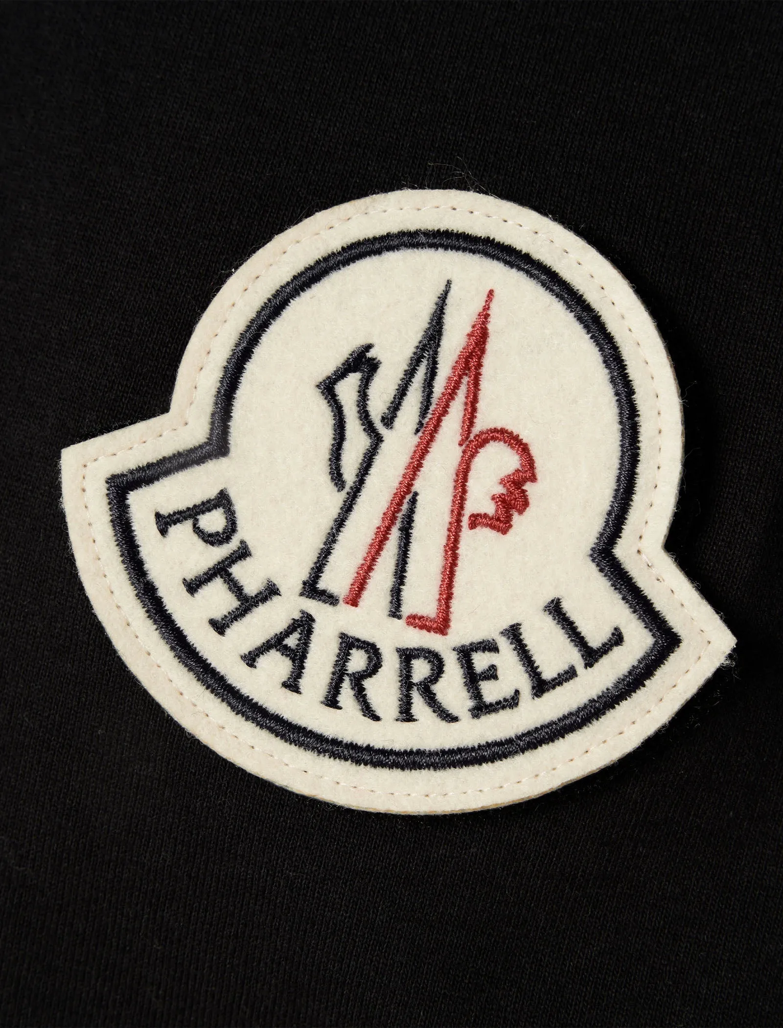 T-SHIRT MANCHES COURTES PHARRELL