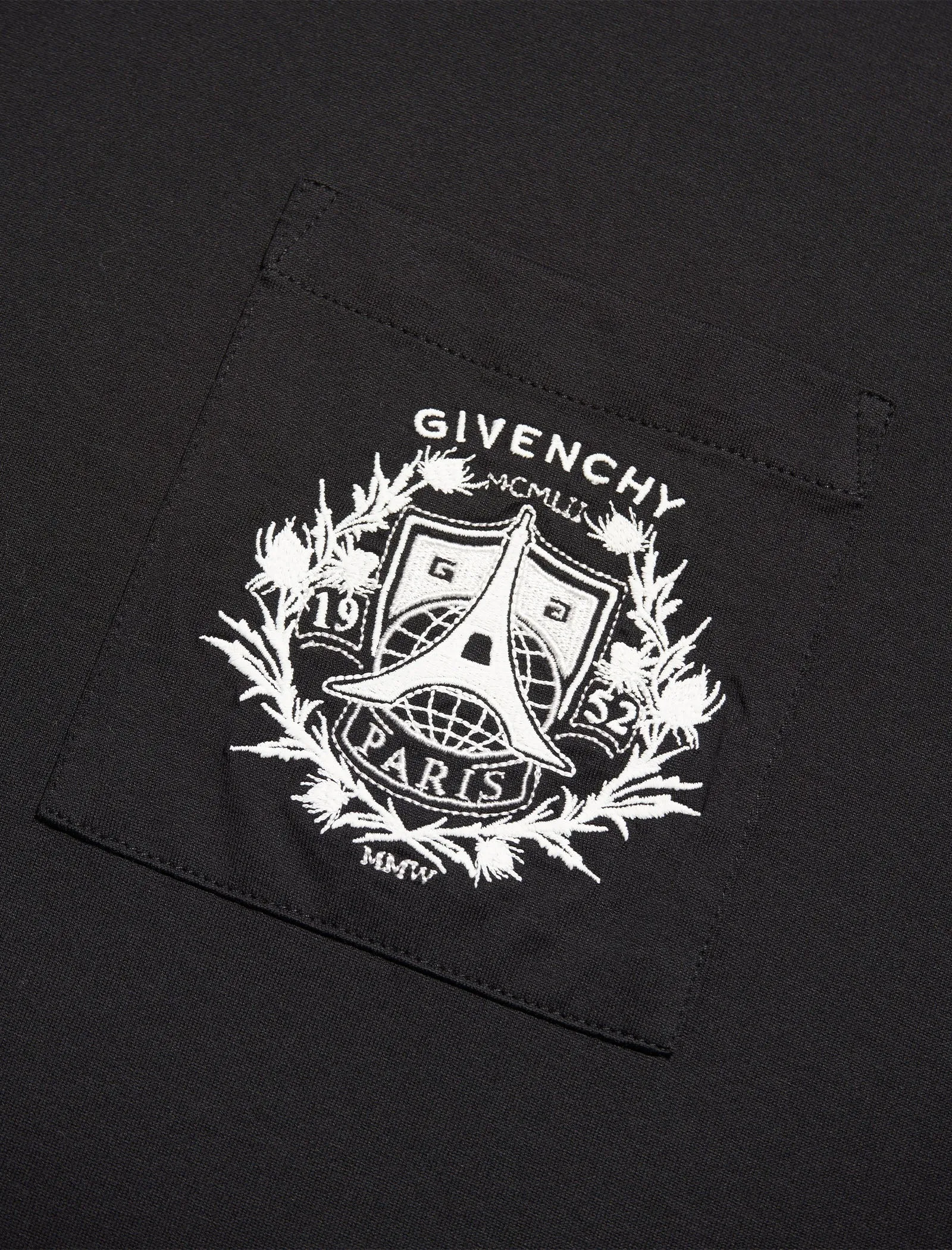 T-SHIRT CLASSIQUE À POCHETTE