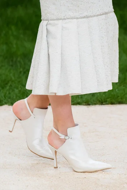 Prova Perfetto 2019 Escarpins à Talons Hauts Défilé Femme Bout Pointé Soirée Été Bottes Femme Sexy Noir Bride à Boucle Escarpins Slingback Fashion Nova