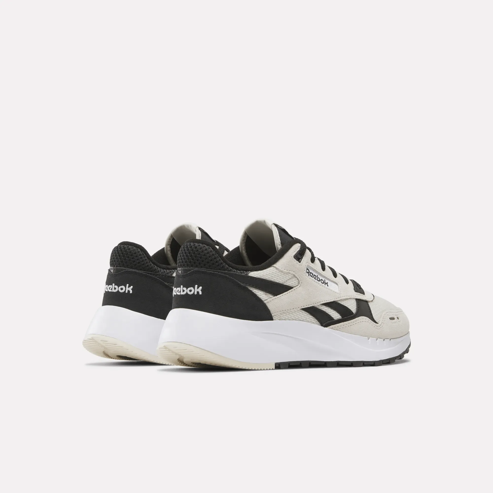 Chaussures Reebok Classic Leather 2400 pour la course