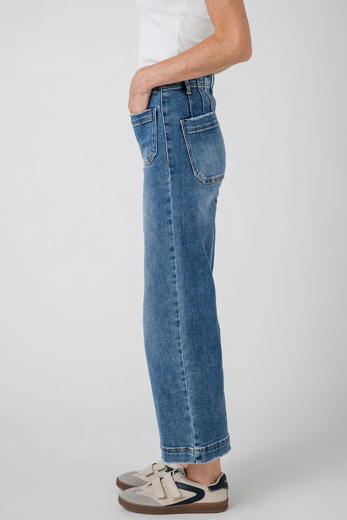 Pantalon court Risen Amelia à poches plaquées