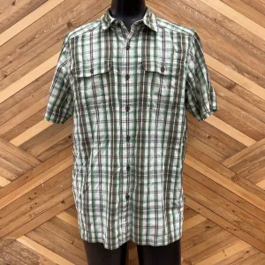 The North Face The North Face - Chemise de randonnée à manches courtes avec boutons pour hommes - PRIX DE DÉTAIL SUGGÉRÉ 100 $ : Vert/Brun/Blanc - Homme - LG