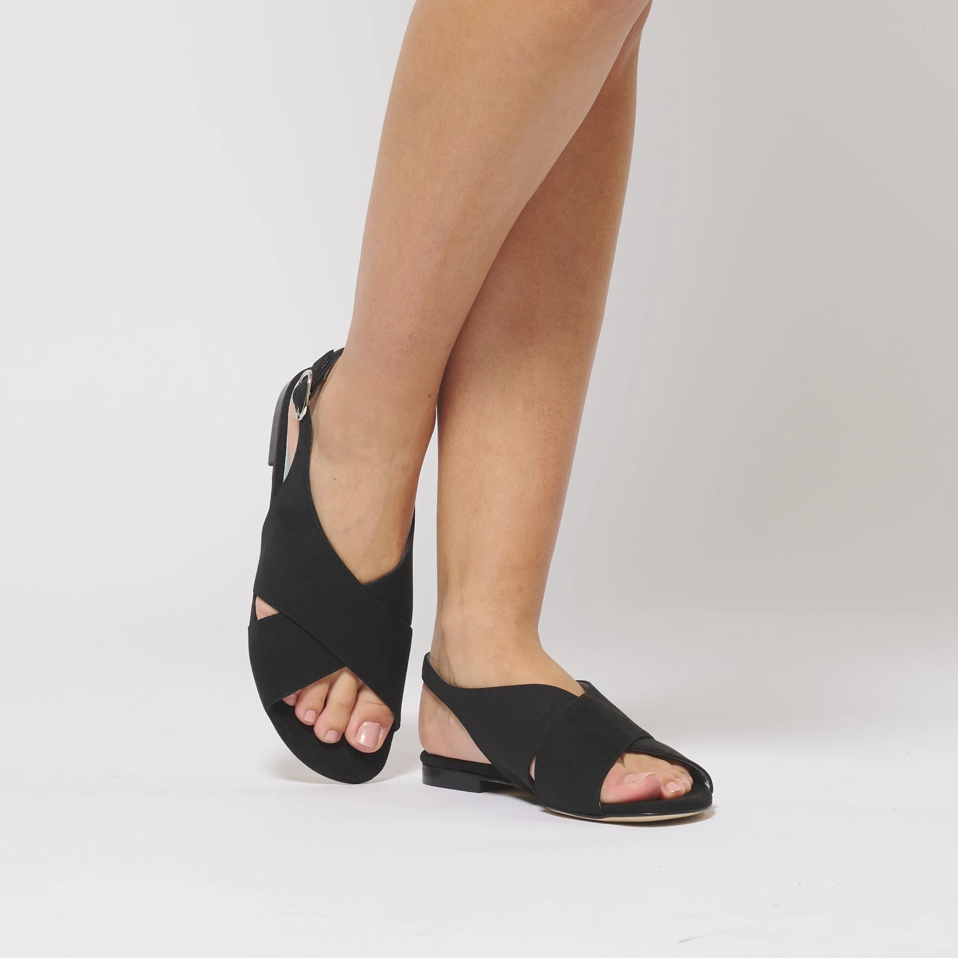 Sandales à bride arrière croisée en similicuir vegan | Noir