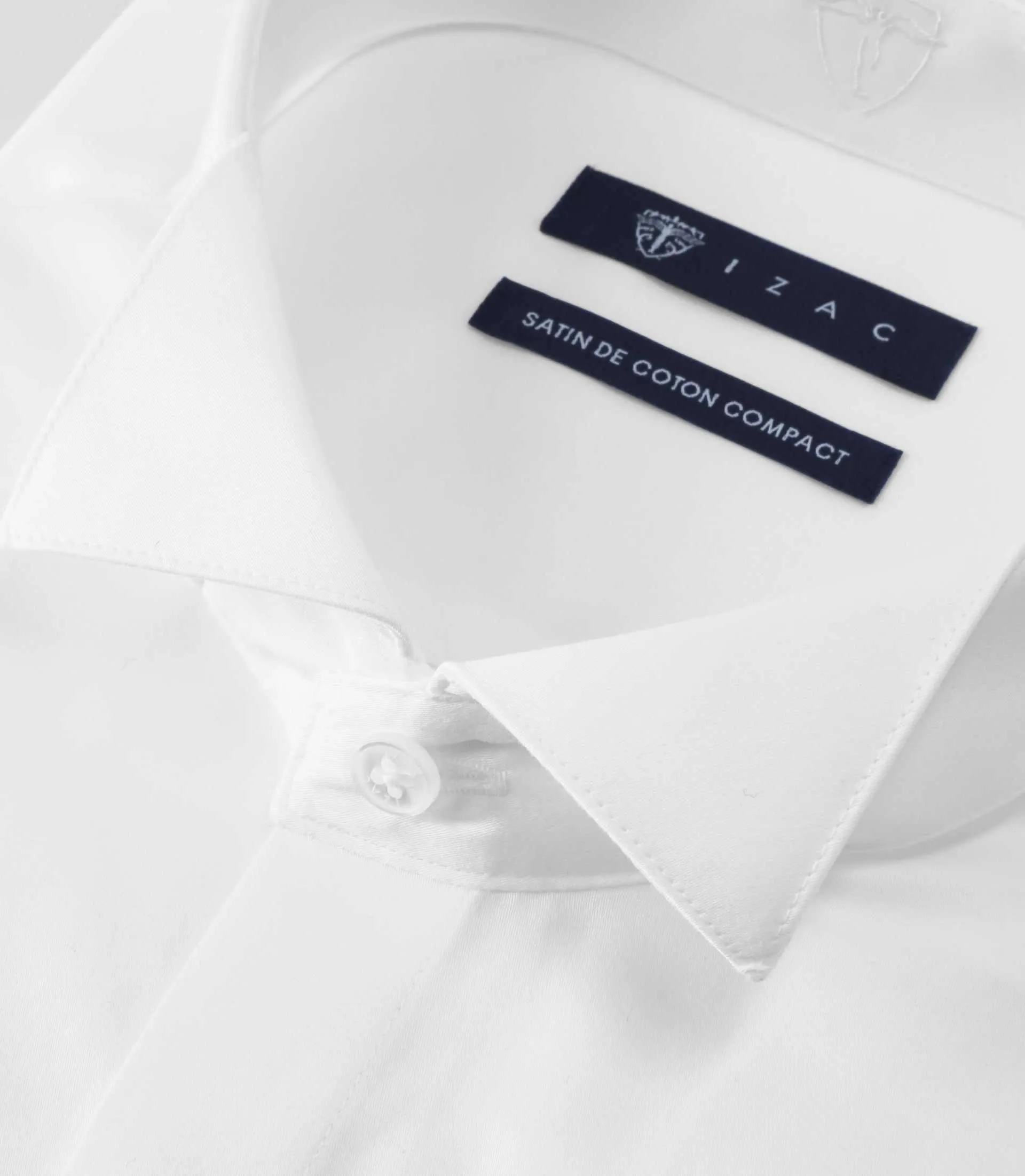 Chemise cérémoniale blanche