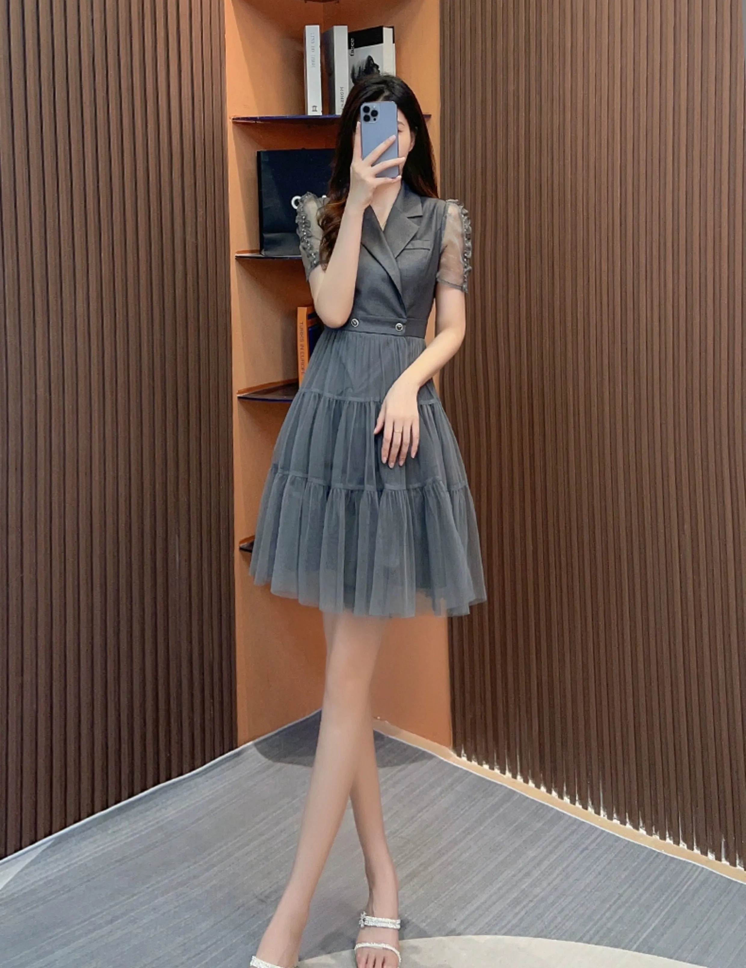 Robe élégante à manches courtes pour femme avec patchwork en mesh