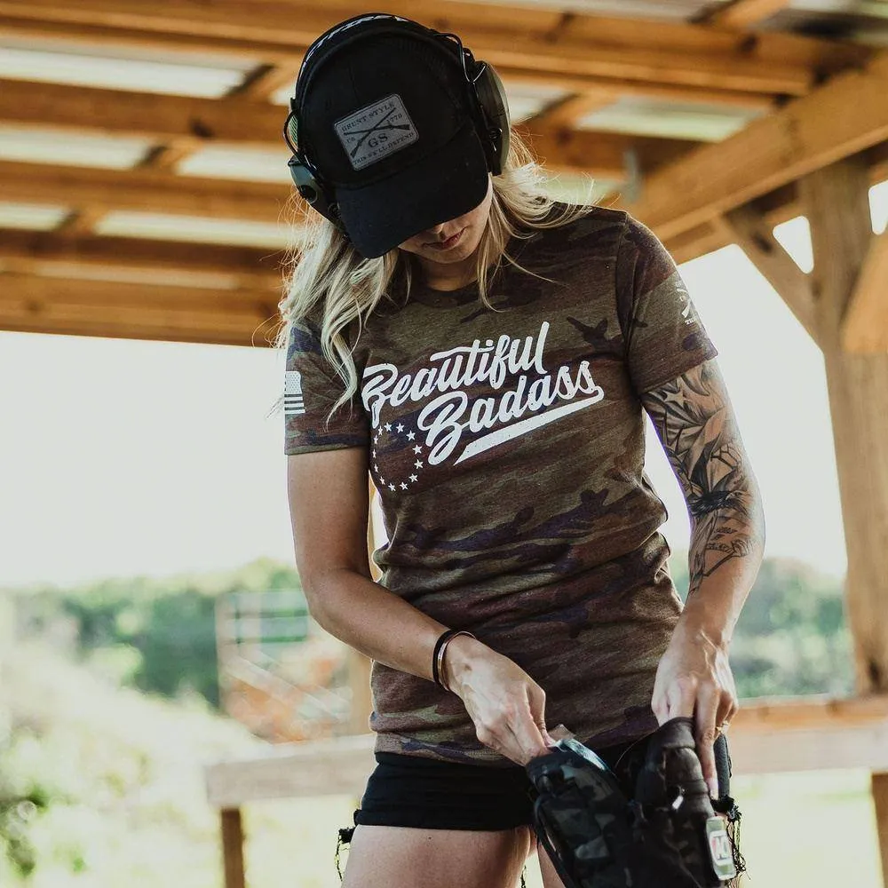 T-shirt Femme Badass Élégant - Camouflage Forêt